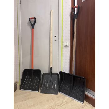 Лопаты снеговые.